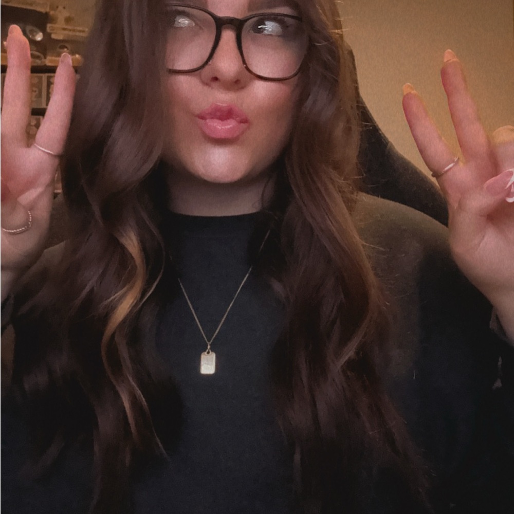 MEET THE SELLER 💗